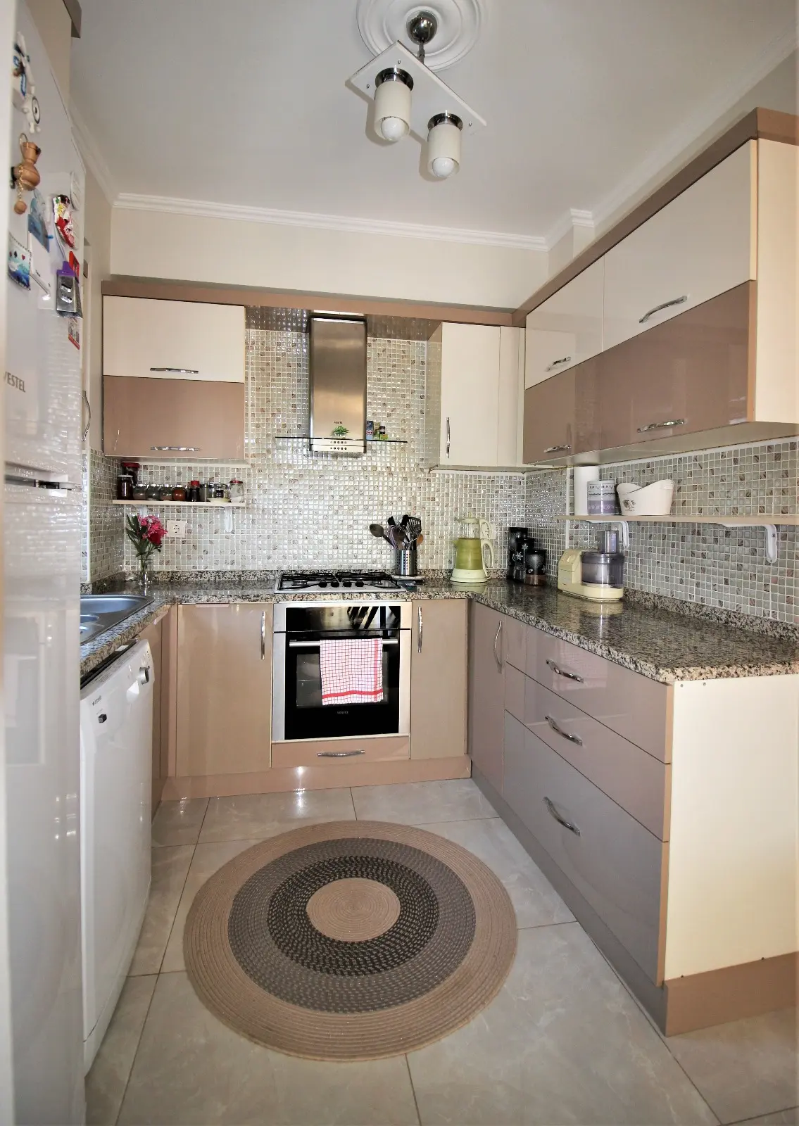 Fitted kitchen